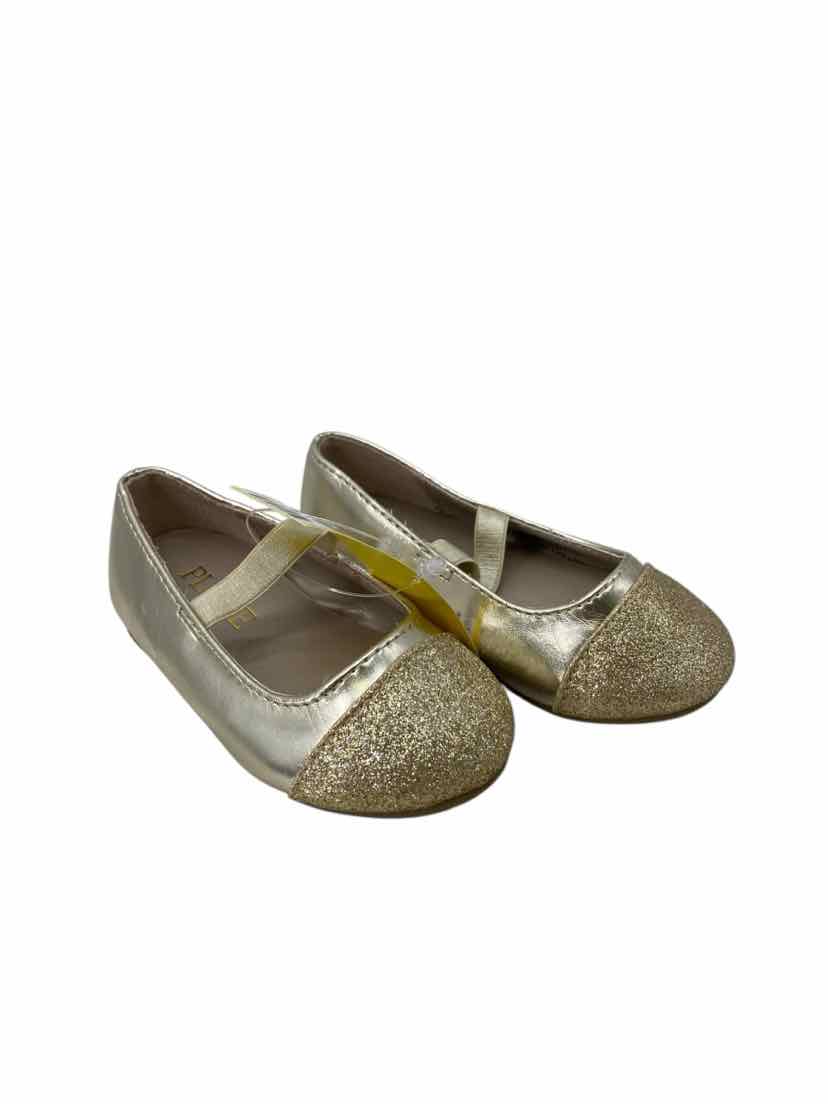 Childrens Place Kids Size 5 Shoes