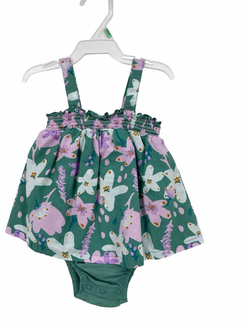 Carter's Kids Size 9m Romper