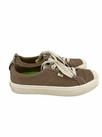 Cariuma Ladies Size 8 Shoes