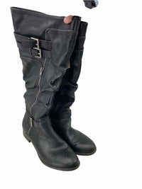 White Mountain Ladies Size 8.5 Boots
