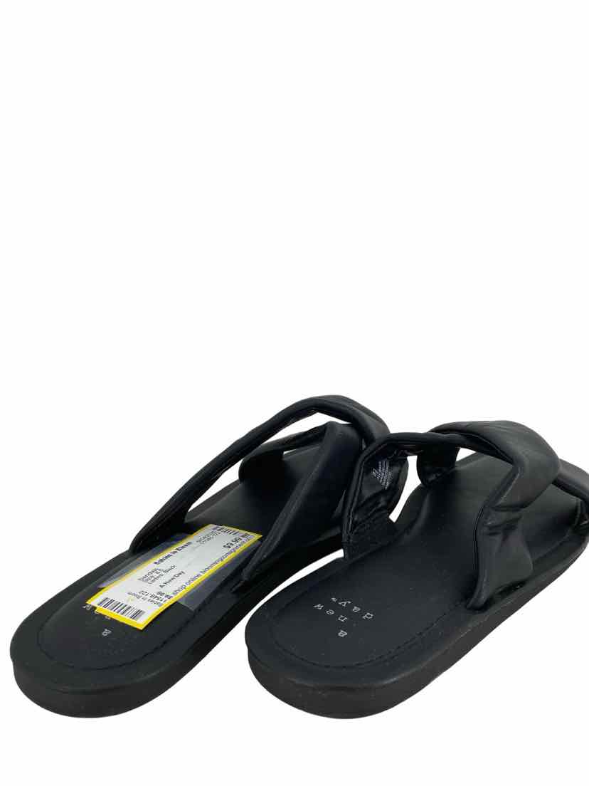 A New Day Ladies Size 8.5 Sandals