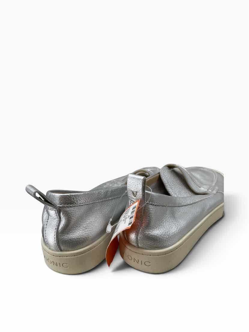 Vionic Ladies Size 9 Shoes