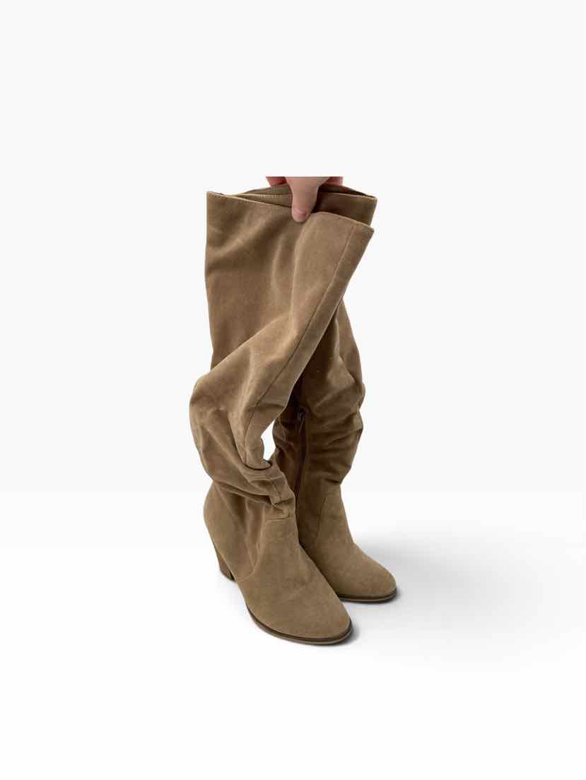 Universal Thread Ladies Size 6.5 Boots