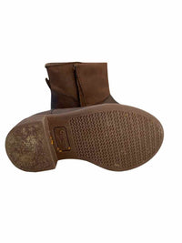 OshKosh Kids Size 5 Boots