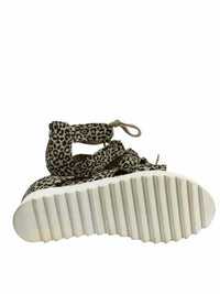 Very G Ladies Size 9.5 Shoes
