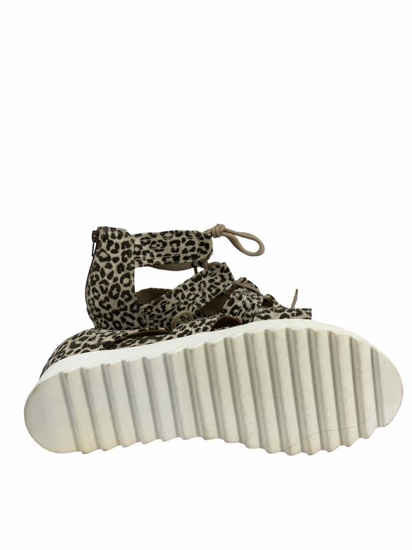 Very G Ladies Size 9.5 Shoes