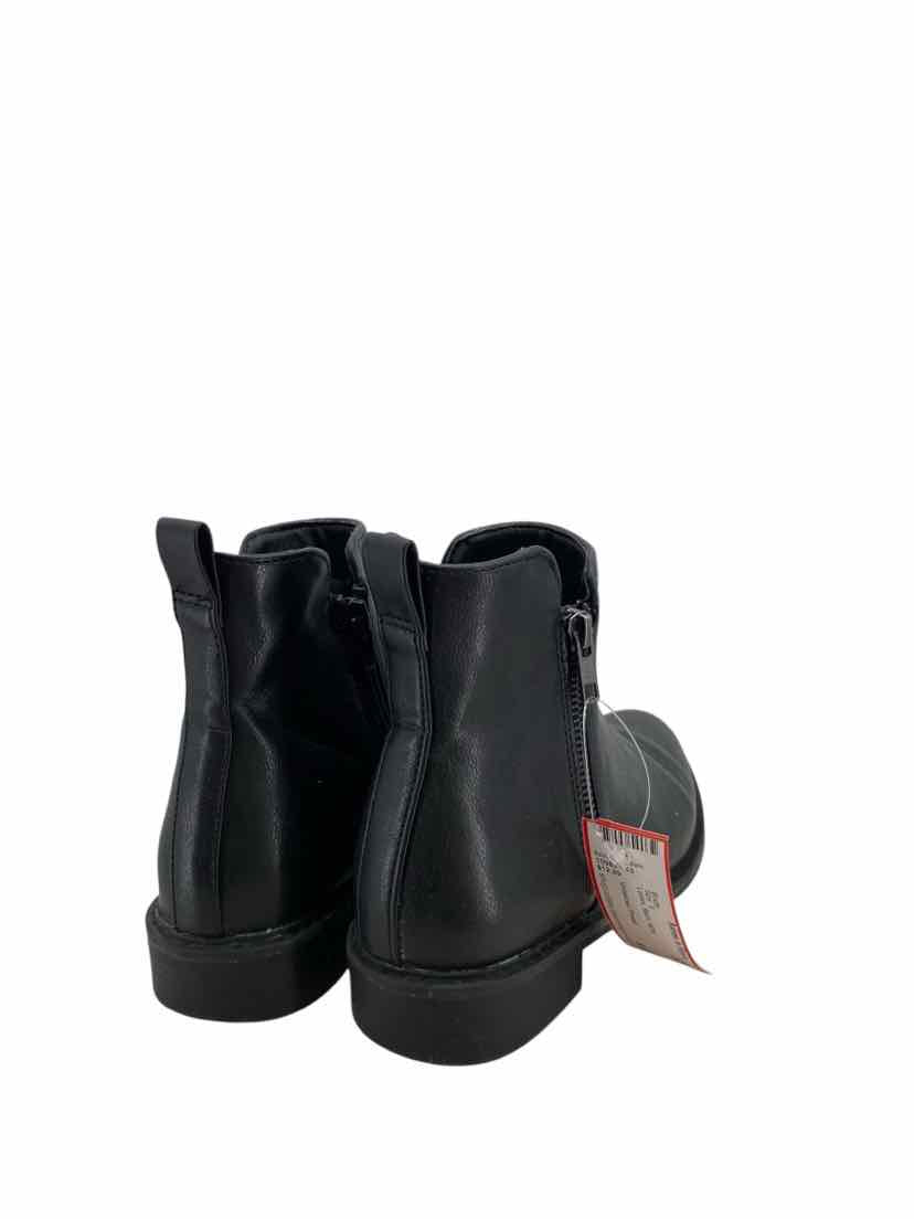 Universal Thread Ladies Size 6 NEW Boots