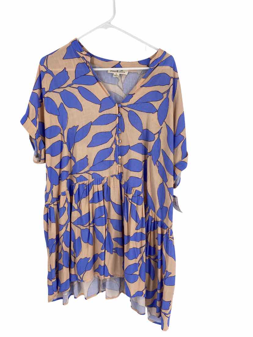 Vine & Love Ladies Size Medium Tunic