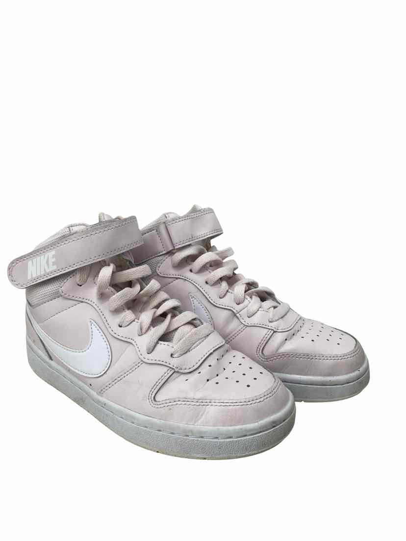 Nike Kids Size 5 Shoes
