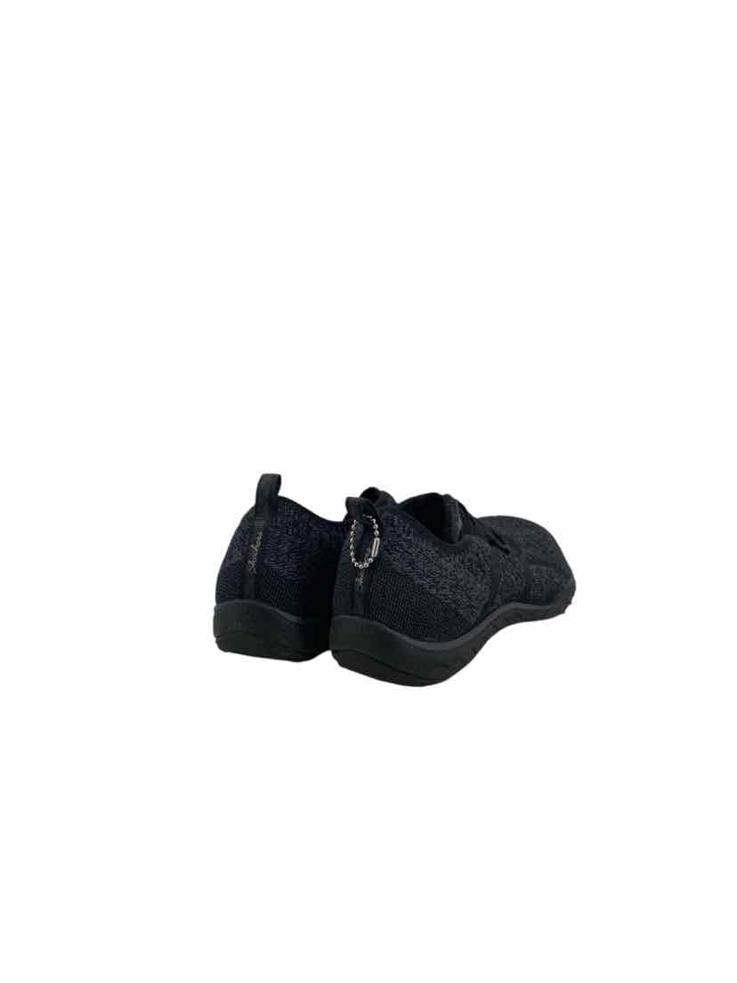 Sketchers Ladies Size 8 Shoes