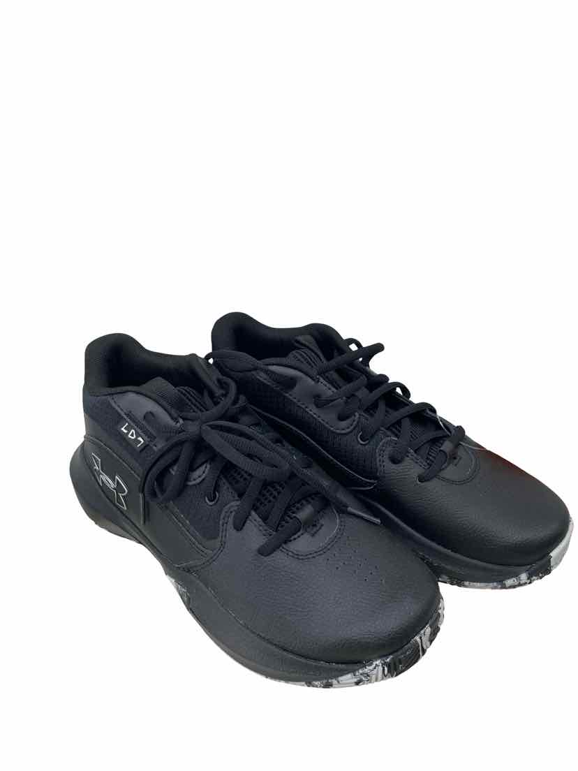 Under Armour Kids Size 5.5 NEW Shoes