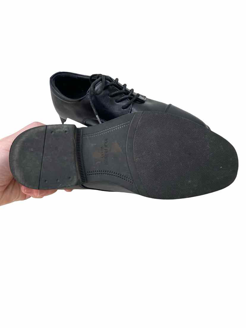 Van Huesen Kids Size 13 Shoes