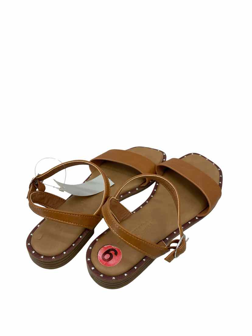 Cushionaire Ladies Size 6 Shoes