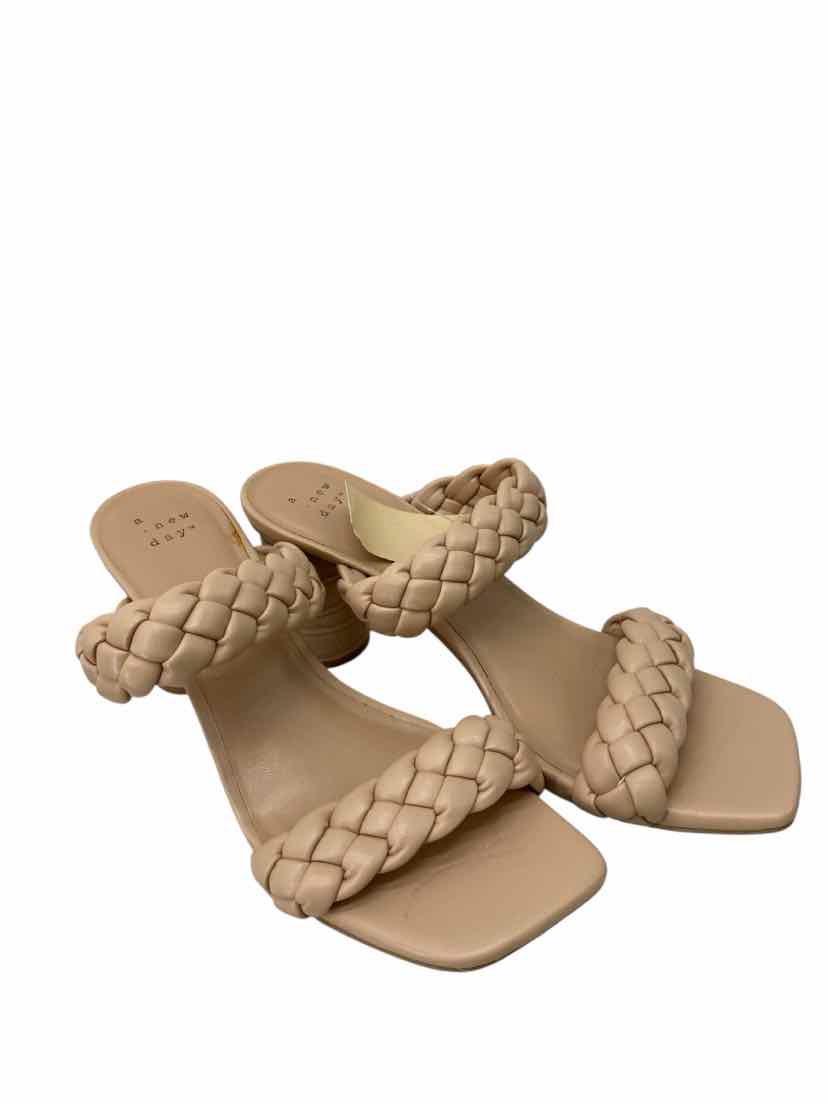 A New Day Ladies Size 8 Shoes