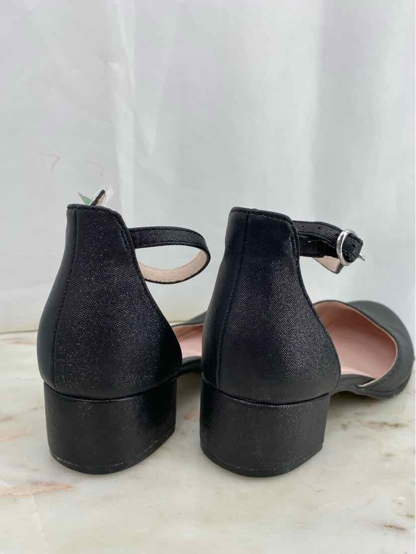Cat & Jack Kids Size 4 Shoes
