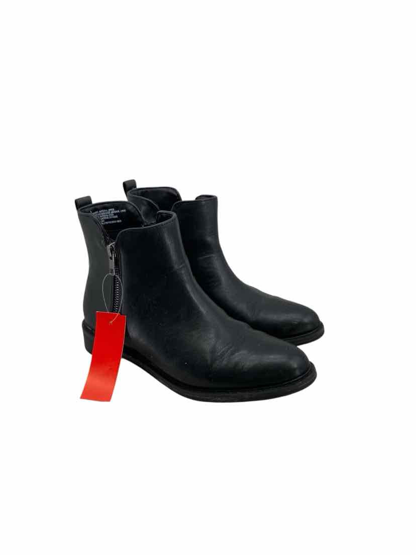 Universal Thread Ladies Size 6 NEW Boots