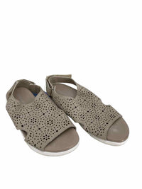 Easy Spirit Ladies Size 8 Shoes