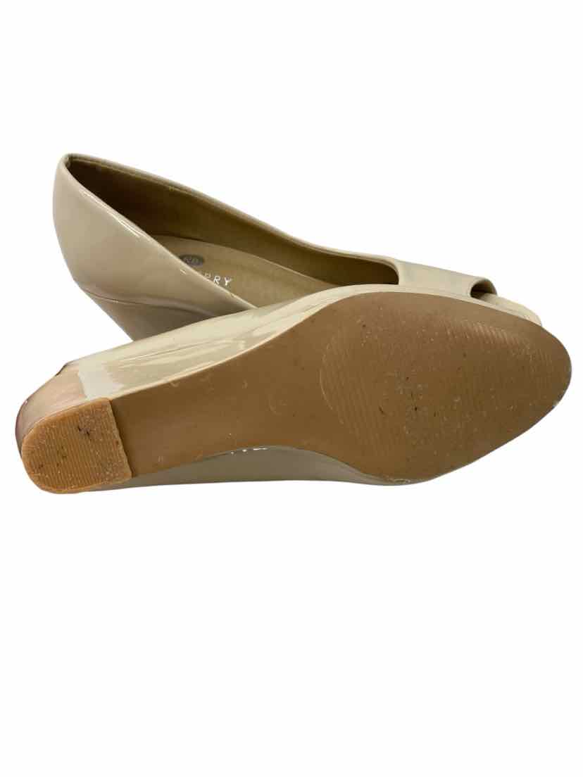 Riverberry Ladies Size 6 Shoes