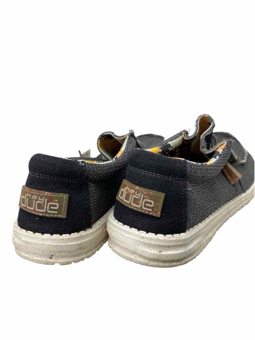 Hey Dude Ladies Size 8 Shoes