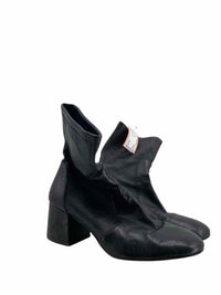 Stuart Weitzman Ladies Size 7 Shoes