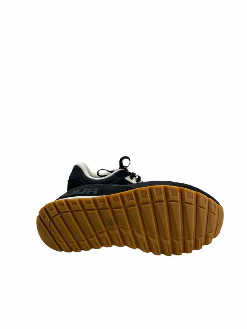 Under Armour Ladies Size 8.5 Shoes