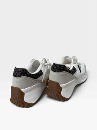 Guess Ladies Size 8.5 Shoes