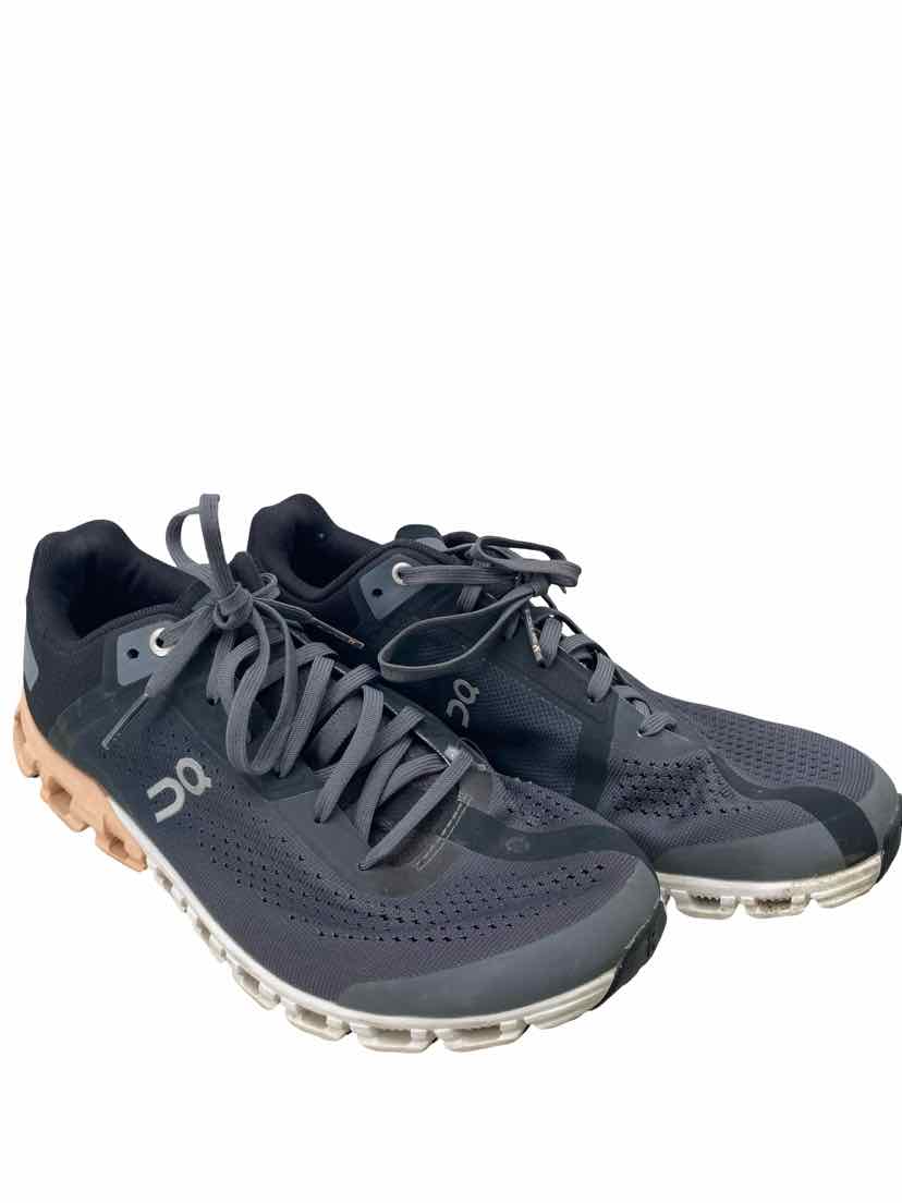 On Cloud Ladies Size 8.5 Shoes