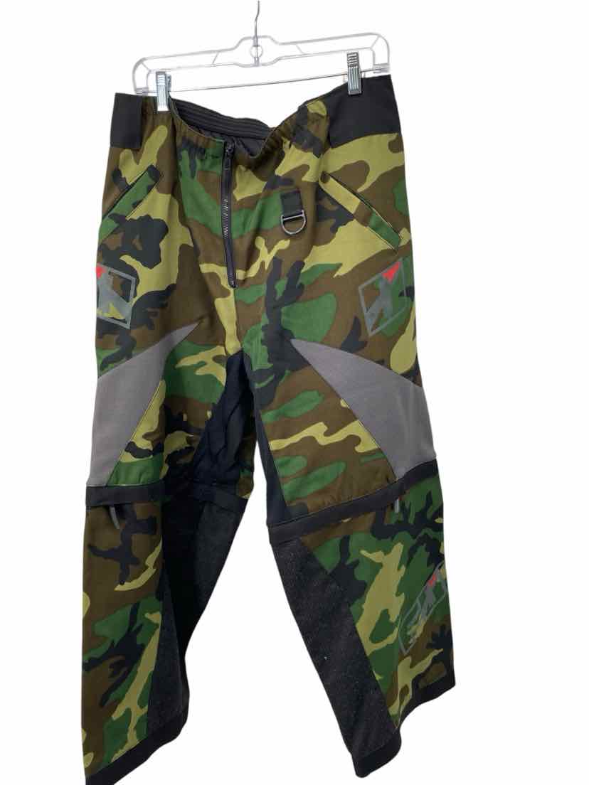 Four Racing Men's Size 36 Pants