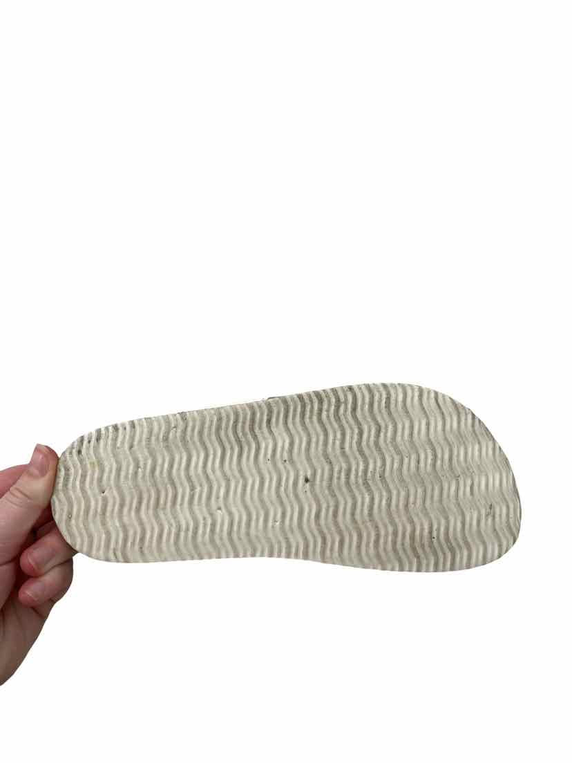 White Mountain Kids Size 3 Sandals