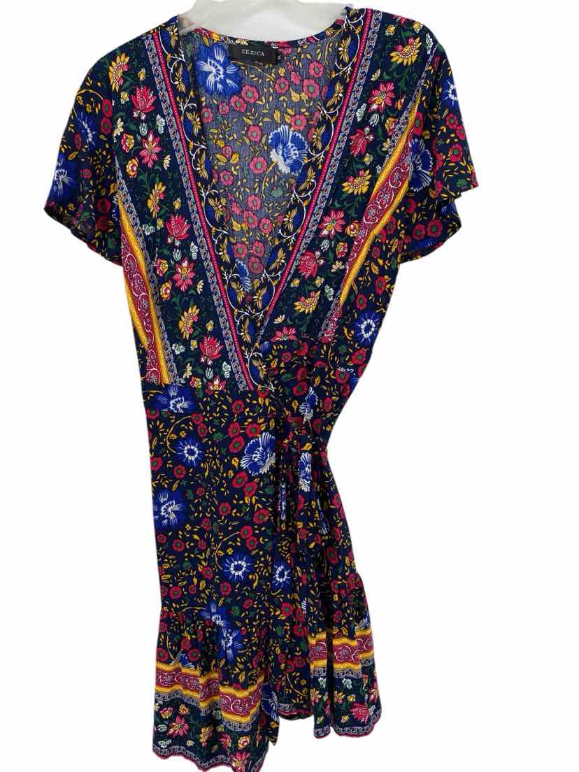 Zesica Ladies Size Medium Dress