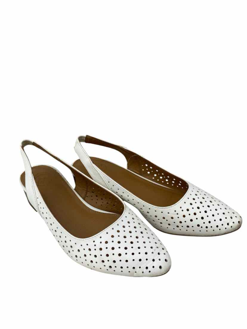 White Mountain Ladies Size 7.5 Shoes
