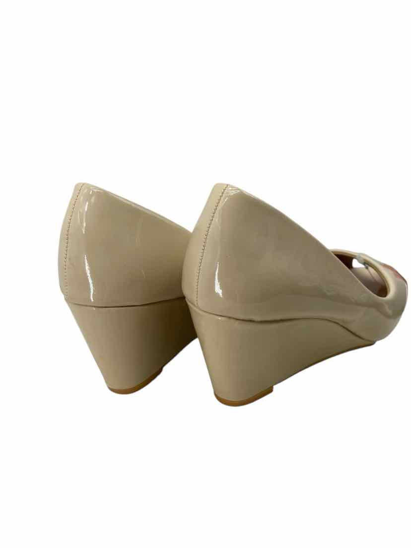 Riverberry Ladies Size 6 Shoes