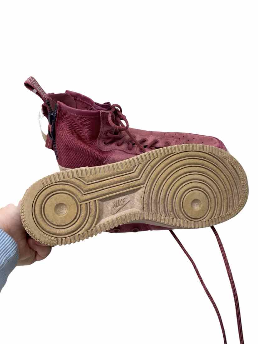 Nike Ladies Size 8.5 Shoes