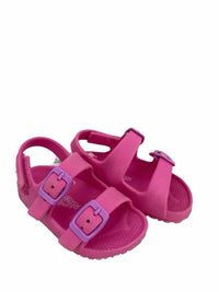 OshKosh Kids Size 6 Sandals