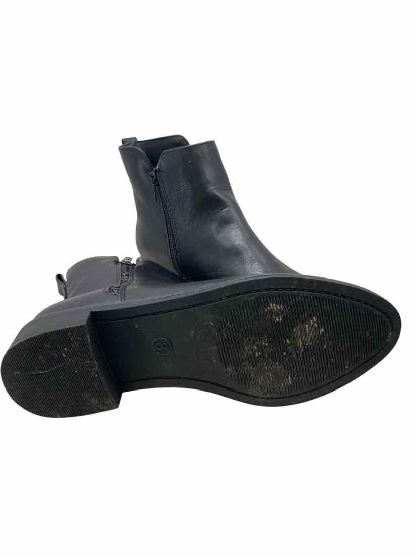 Universal Thread Ladies Size 8 Boots