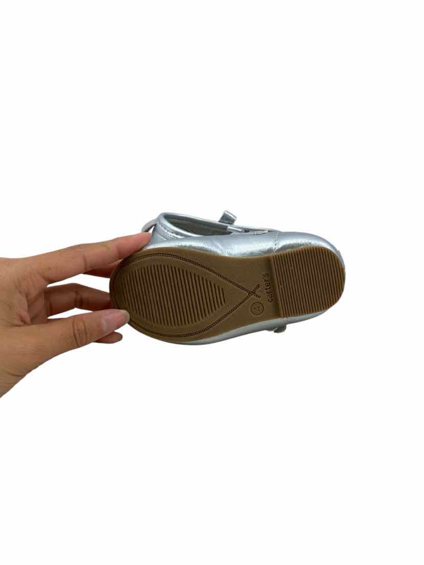 Carter's Kids Size 4 Shoes
