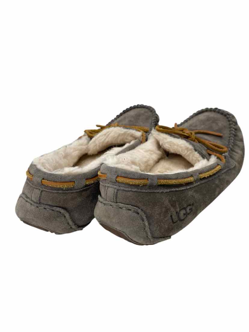 Ugg Ladies Size 10 Shoes