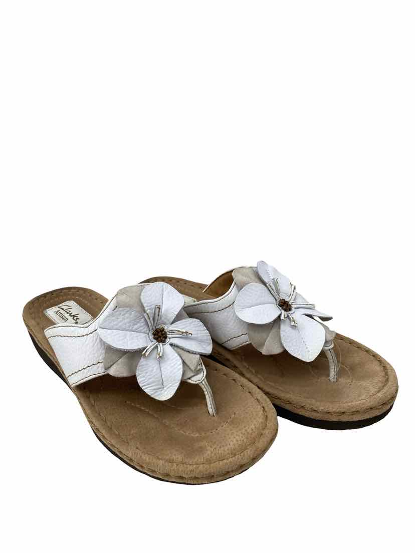 Clarks Ladies Size 7.5 Sandals