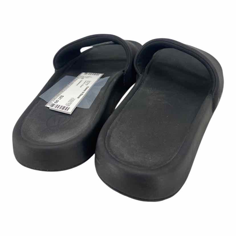 Lululemon Ladies Size 9 Sandals