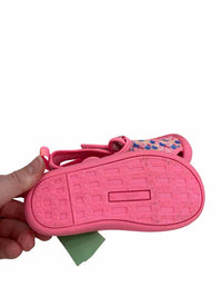 OshKosh Kids Size 7 Water Shoes
