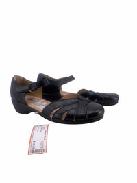 Easy Spirit Ladies Size 7 Shoes