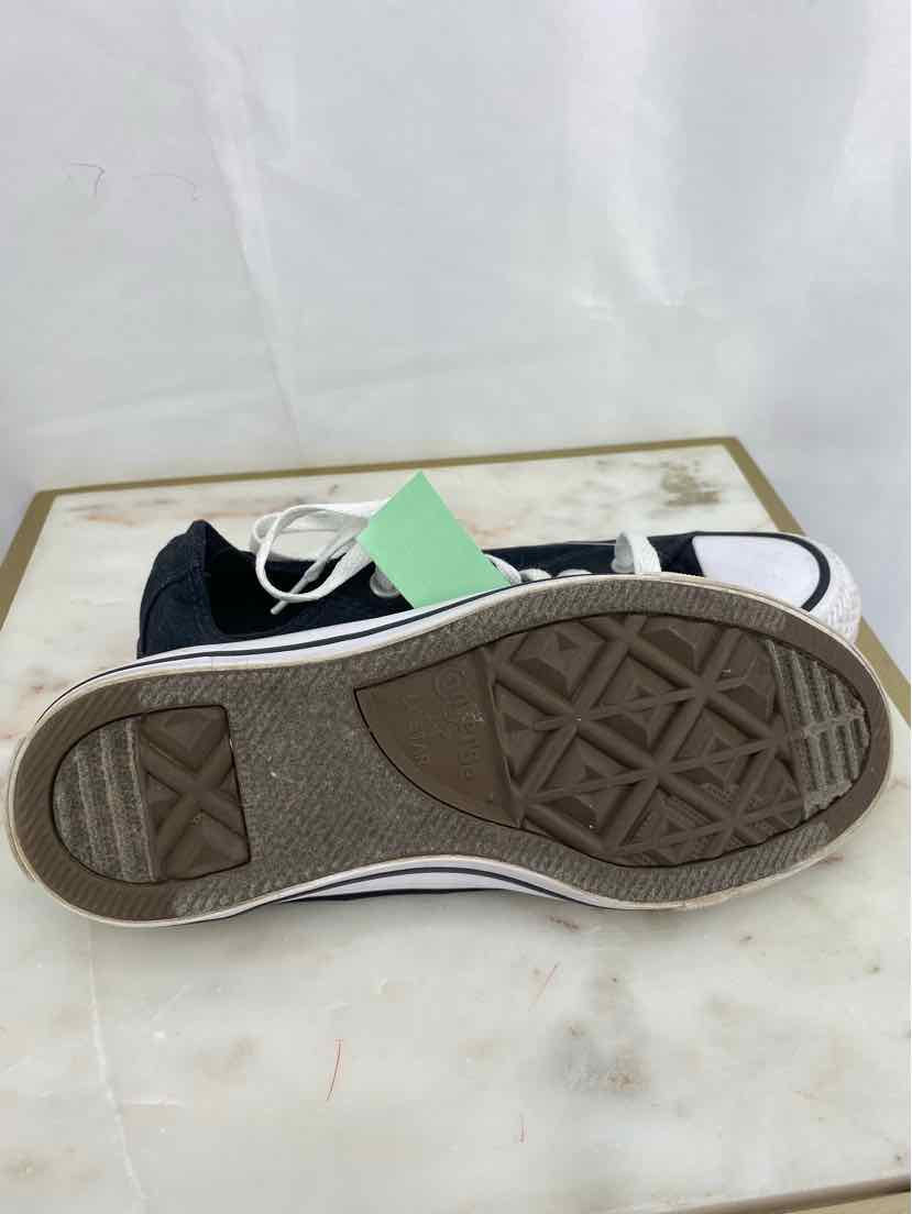 Converse Ladies Size 6 Shoes